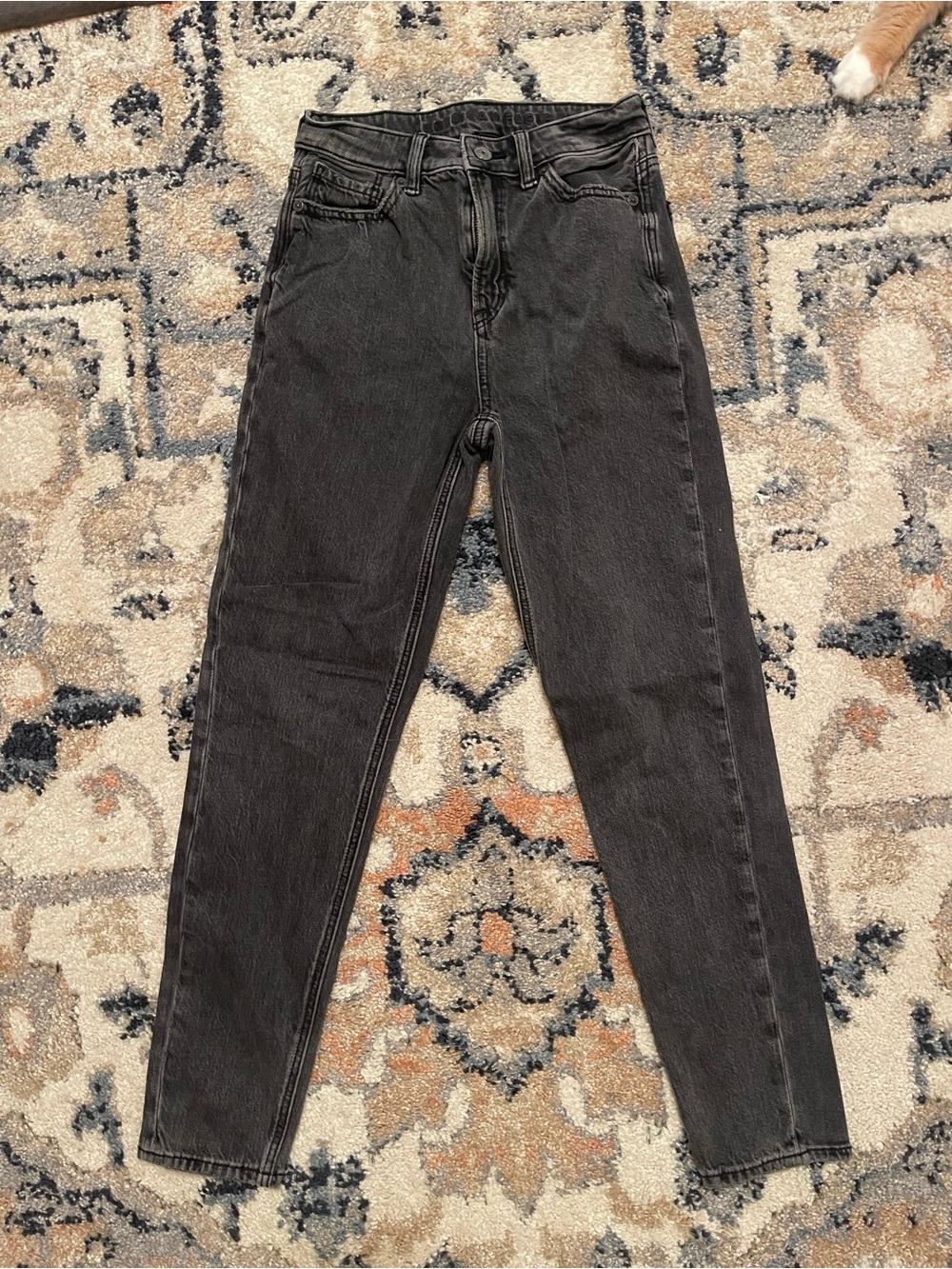 American Eagle Outfitters High-Rise Mom Jeans